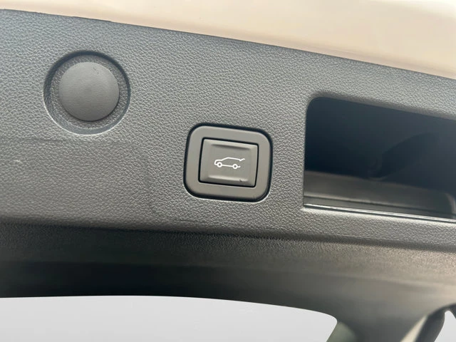 2027 GMC Terrain AWD Elevation, biela, 7 km, dovoz Kanada — foto 11 z 20