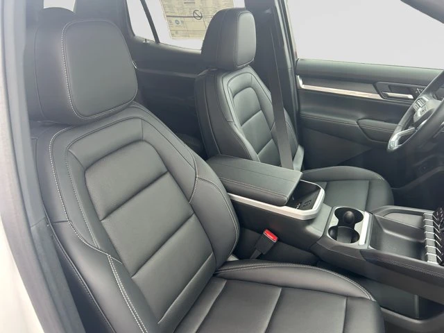2027 GMC Terrain AWD Elevation, biela, 7 km, dovoz Kanada — foto 12 z 20