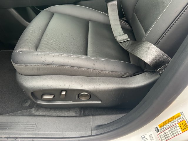 2027 GMC Terrain AWD Elevation, biela, 7 km, dovoz Kanada — foto 15 z 20