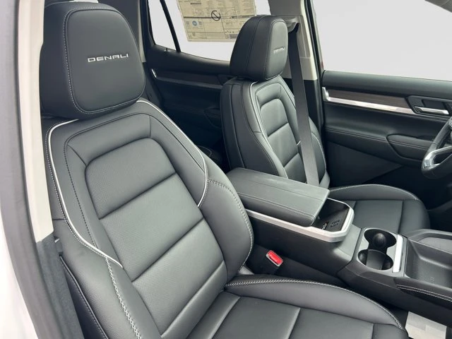 2027 GMC Terrain AWD Denali, biela, 6 km, dovoz Kanada — foto 12 z 20