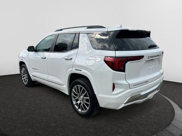2027 GMC Terrain AWD Denali, biela, 6 km, dovoz Kanada — foto 3 z 20