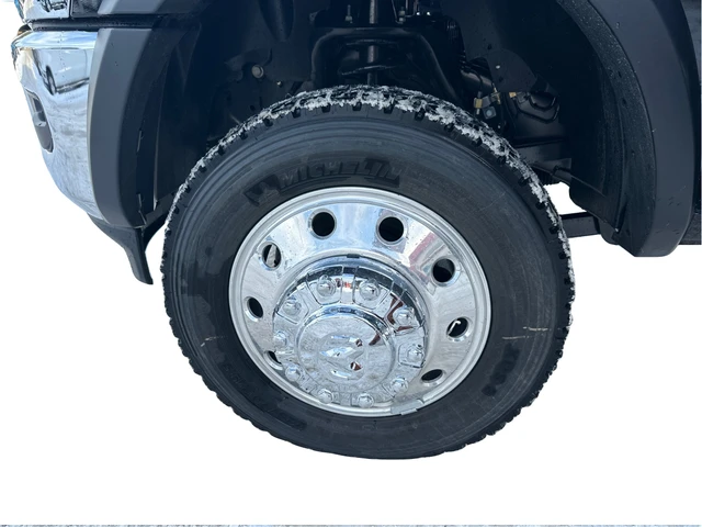 2026 RAM 5500 Crew Cab Chassis, sivá, 1 km, dovoz Kanada — foto 11 z 15