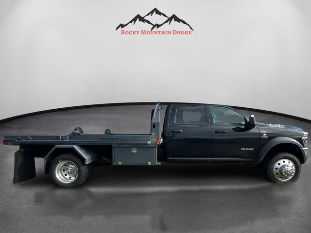 2026 RAM 5500 Crew Cab Chassis, sivá, 1 km, dovoz Kanada — foto 6 z 15