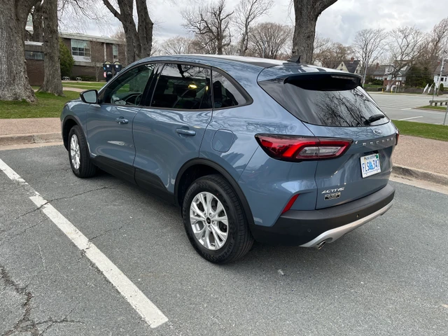 2025 Ford Escape Active AWD, 30 000 km, dovoz Kanada — foto 5 z 5
