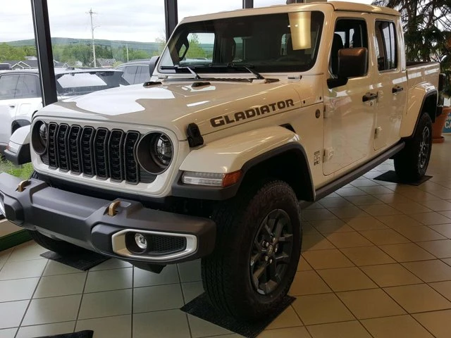 2026 Jeep Gladiator 85th Anniversary Edition, biela, dovoz Kanada — foto 2 z 5