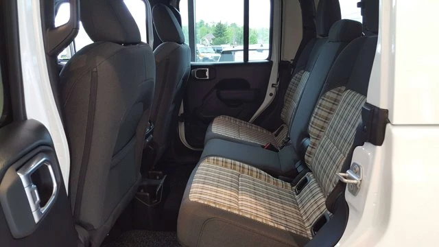 2026 Jeep Gladiator 85th Anniversary Edition, biela, dovoz Kanada — foto 4 z 5