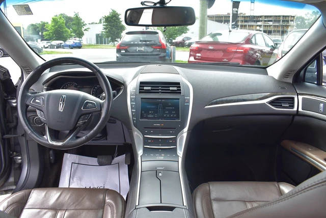 2014 Lincoln Mkz Base, sivá, 106 193 km, dovoz Kanada — foto 6 z 8