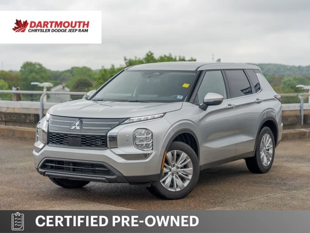 2025 Mitsubishi Outlander ES, 24 300 km, dovoz Kanada — foto 1