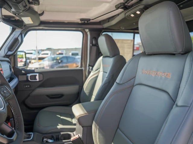 2026 Jeep Gladiator Mojave, zelená, 23 km, dovoz Kanada — foto 13 z 17