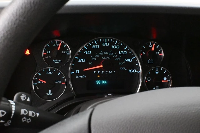 2025 GMC Savana Cargo Van, biela, 38 km, dovoz Kanada — foto 9 z 20