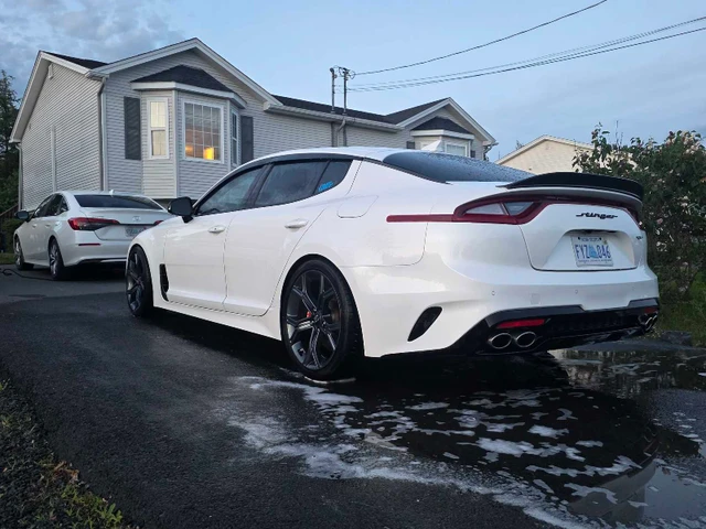2018 Kia Stinger GT2, biela, 96 000 km, dovoz Kanada — foto 1