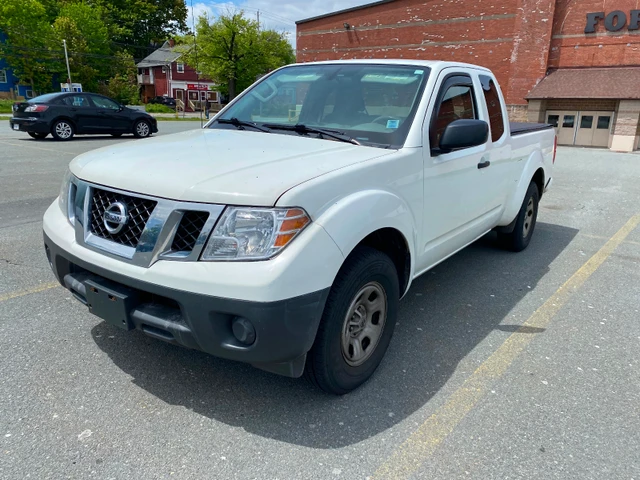 2019 Nissan Frontier, biela, 167 000 km, dovoz Kanada — foto 1