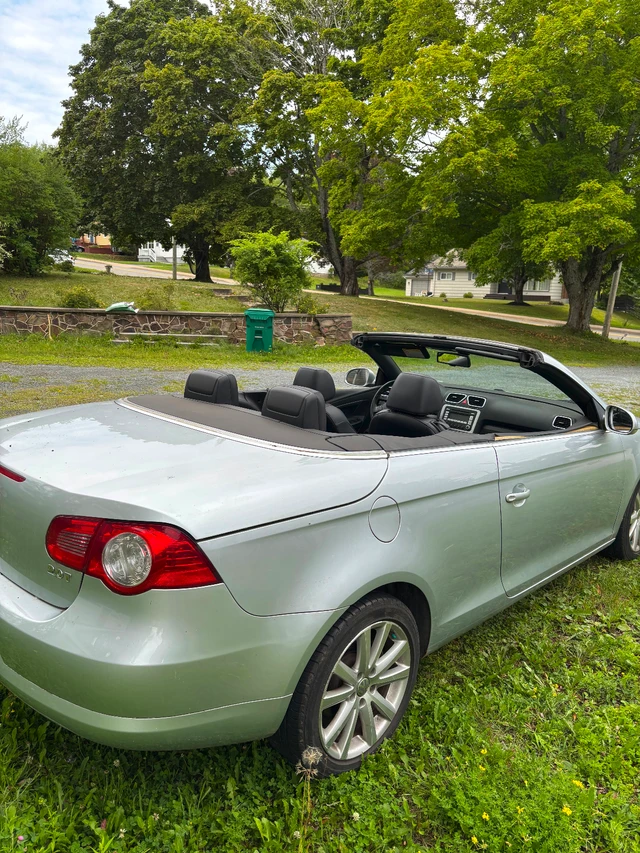 2008 Volkswagen Eos, strieborná, 185 000 km, dovoz Kanada — foto 1