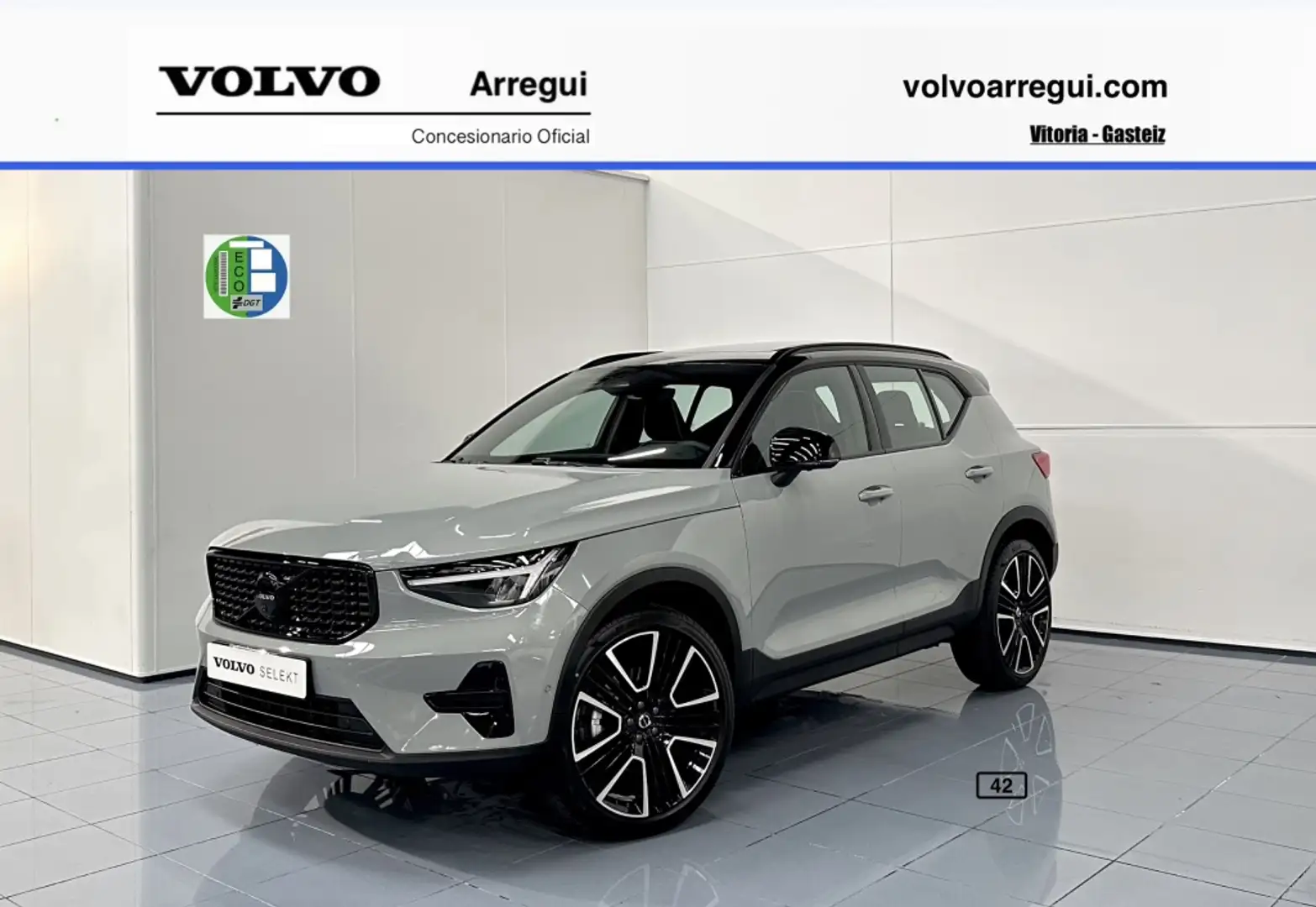 2026 Volvo XC40, čierna, 1 km, Španielsko — foto 1