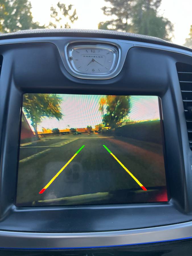 2015 Chrysler, dovoz USA — foto 12 z 12