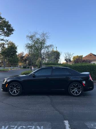 2015 Chrysler, dovoz USA — foto 3 z 12