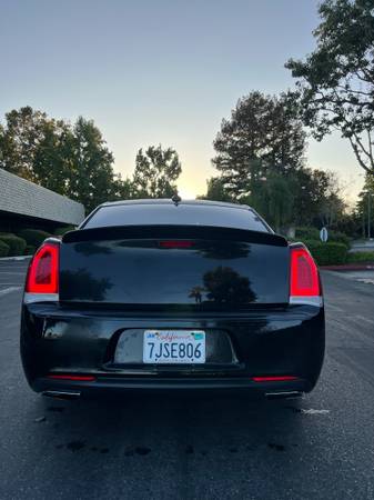 2015 Chrysler, dovoz USA — foto 5 z 12