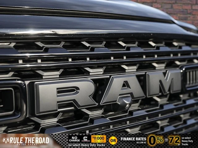 2026 RAM 3500 Limited, čierna, 12 km, dovoz Kanada — foto 8 z 20