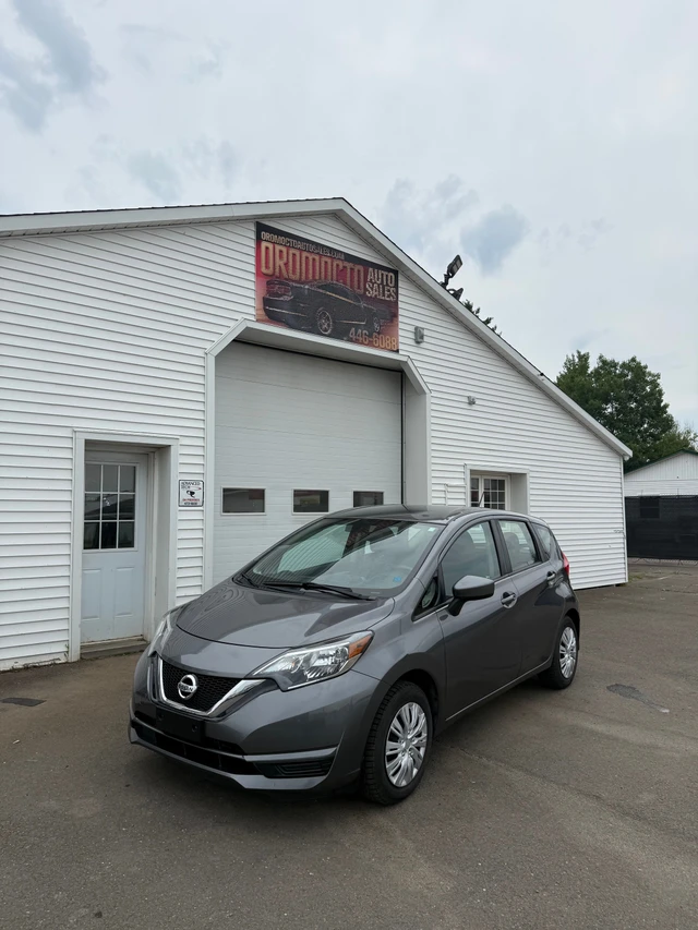 2018 Nissan Versa Note SV CVT, sivá, 73 200 km, dovoz Kanada — foto 1 | AMECAR 2018 Nissan Versa Note SV CVT, sivá, 73 200 km, dovoz Kanada — foto 1