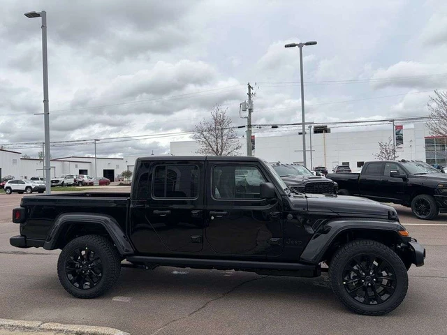 2026 Jeep Gladiator NightHawk! 0% FINANCING!, 4 177 km, dovoz Kanada — foto 3 z 9