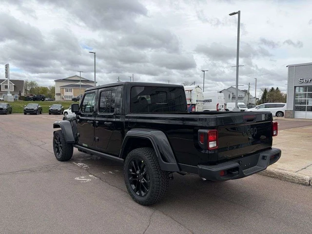 2026 Jeep Gladiator NightHawk! 0% FINANCING!, 4 177 km, dovoz Kanada — foto 5 z 9