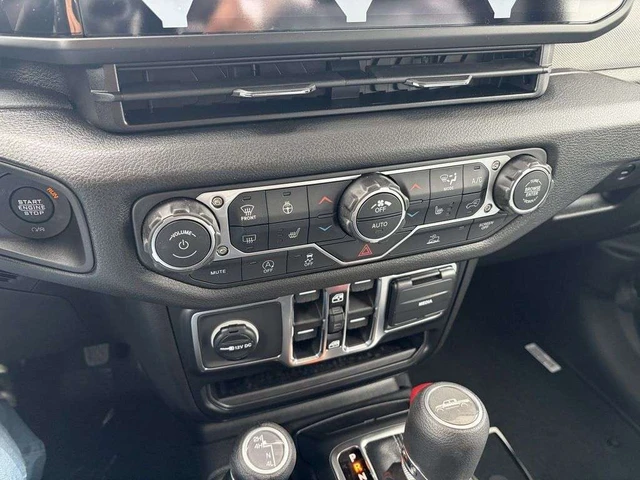 2026 Jeep Gladiator NightHawk! 0% FINANCING!, 4 177 km, dovoz Kanada — foto 9 z 9