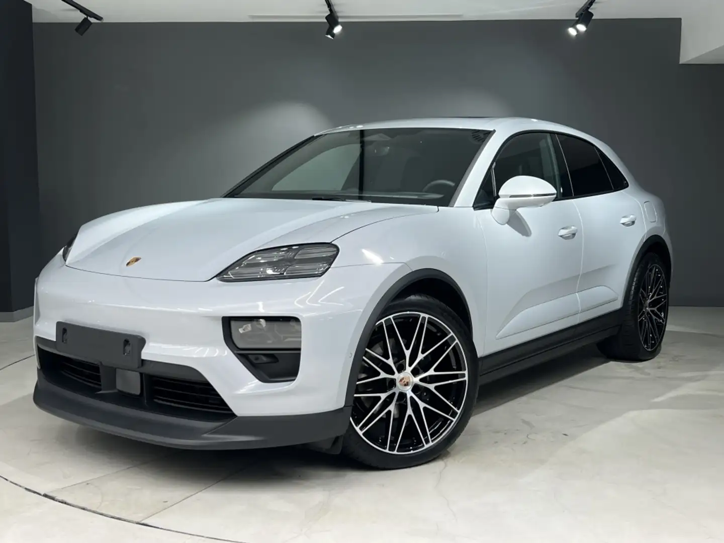 2026 Porsche Macan, 20 km, Španielsko — foto 1