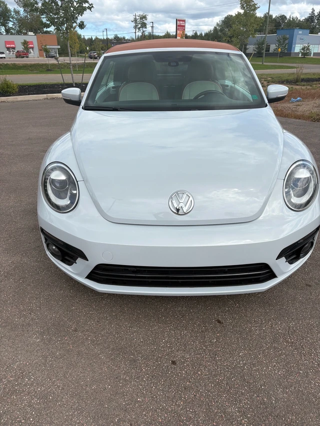 2017 Volkswagen Beetle Classic, 127 000 km, dovoz Kanada — foto 1