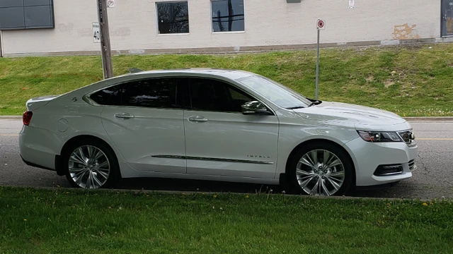 2016 Chevrolet Impala LTZ, biela, 17 000 km, dovoz Kanada — foto 1