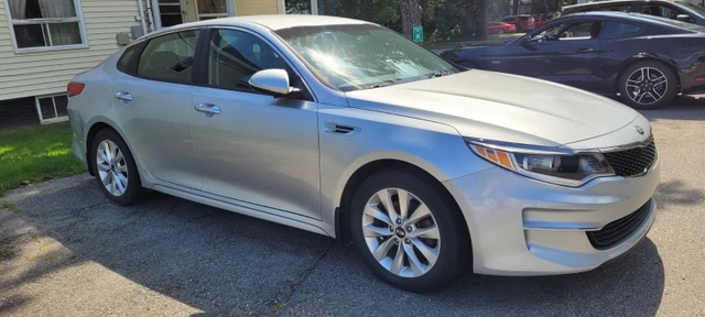 2018 Kia Optima, strieborná, 94 000 km, dovoz Kanada — foto 3 z 5