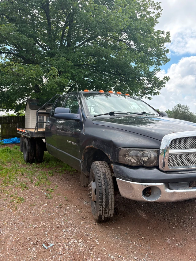 2005 Dodge Ram, čierna, 247 000 km, dovoz Kanada — foto 4 z 5