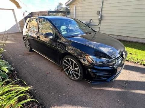 2018 Volkswagen Golf R, čierna, 134 000 km, dovoz Kanada — foto 1