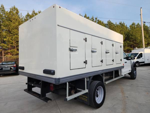 2023 Ford, dovoz USA — foto 5 z 12