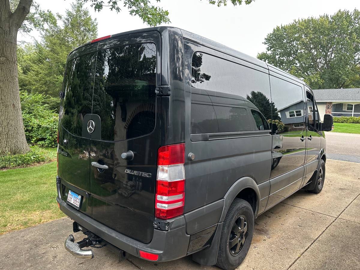 2011 Mercedes-Benz, dovoz USA — foto 5 z 12