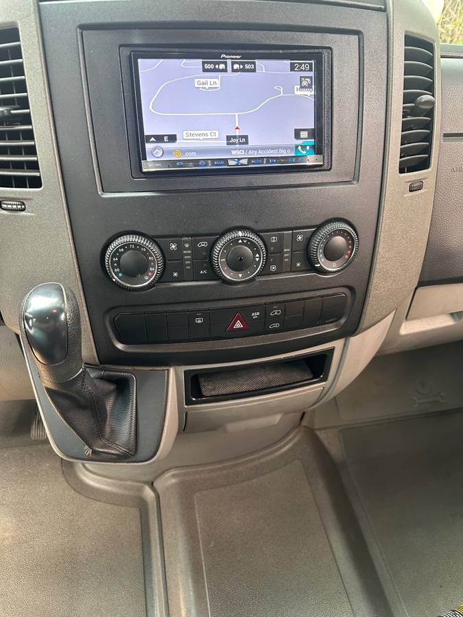 2011 Mercedes-Benz, dovoz USA — foto 8 z 12