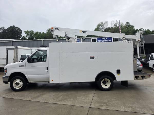 2019 Ford, dovoz USA — foto 2 z 12