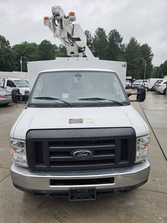 2019 Ford, dovoz USA — foto 8 z 12