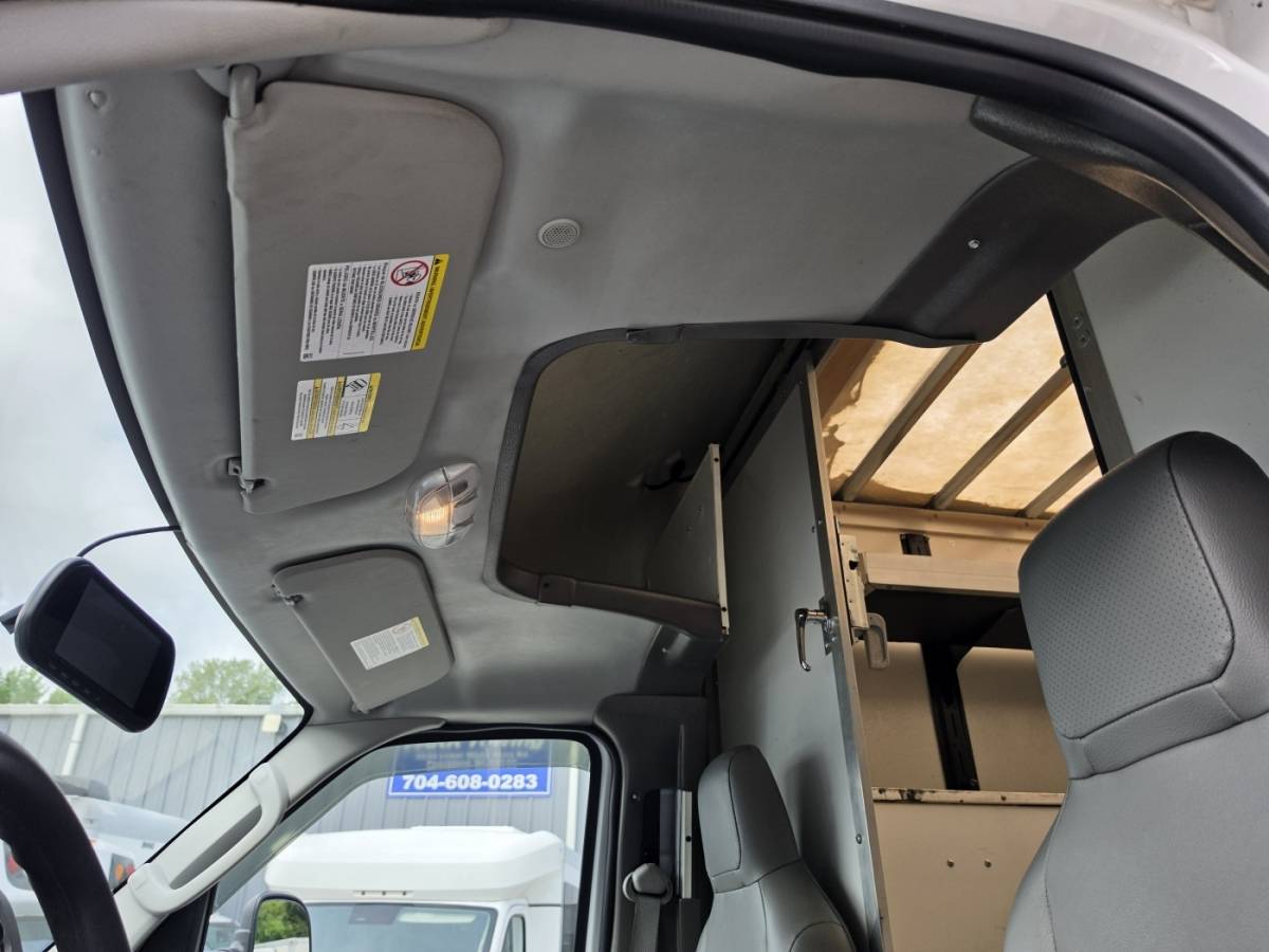 2024 Ford, dovoz USA — foto 12 z 12