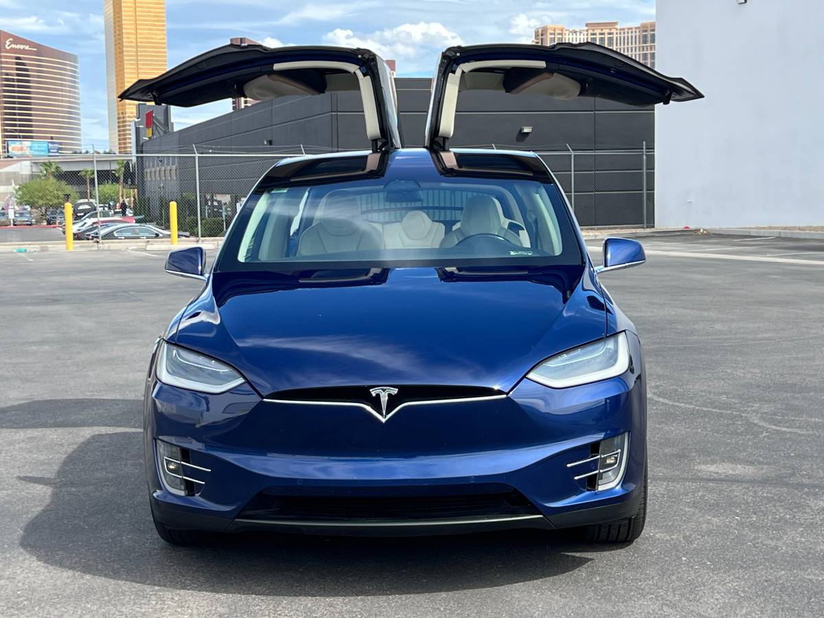 2018 Tesla, dovoz USA — foto 9 z 12