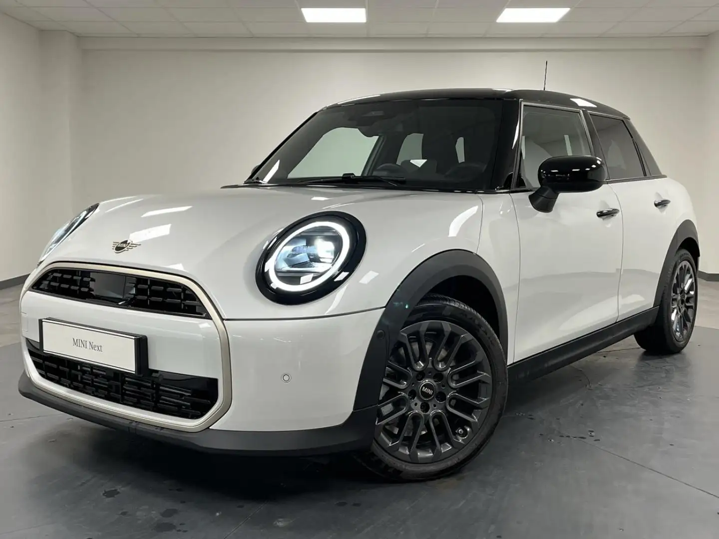2026 MINI Cooper, 6 000 km, Francúzsko — foto 1