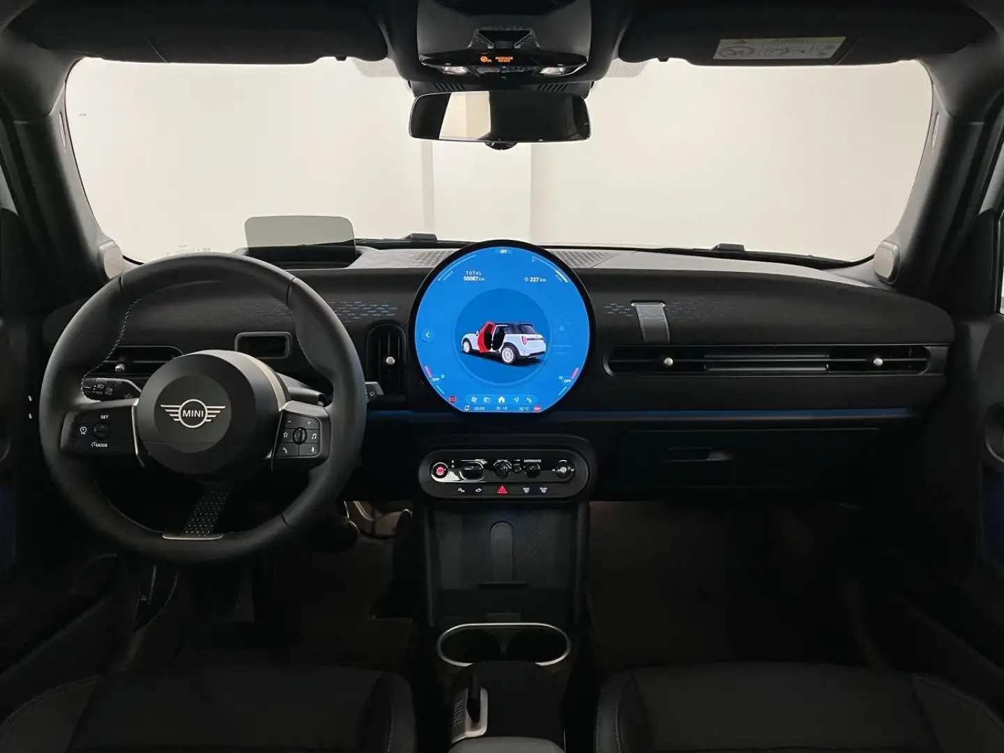 2026 MINI Cooper, 6 000 km, Francúzsko — foto 10 z 12