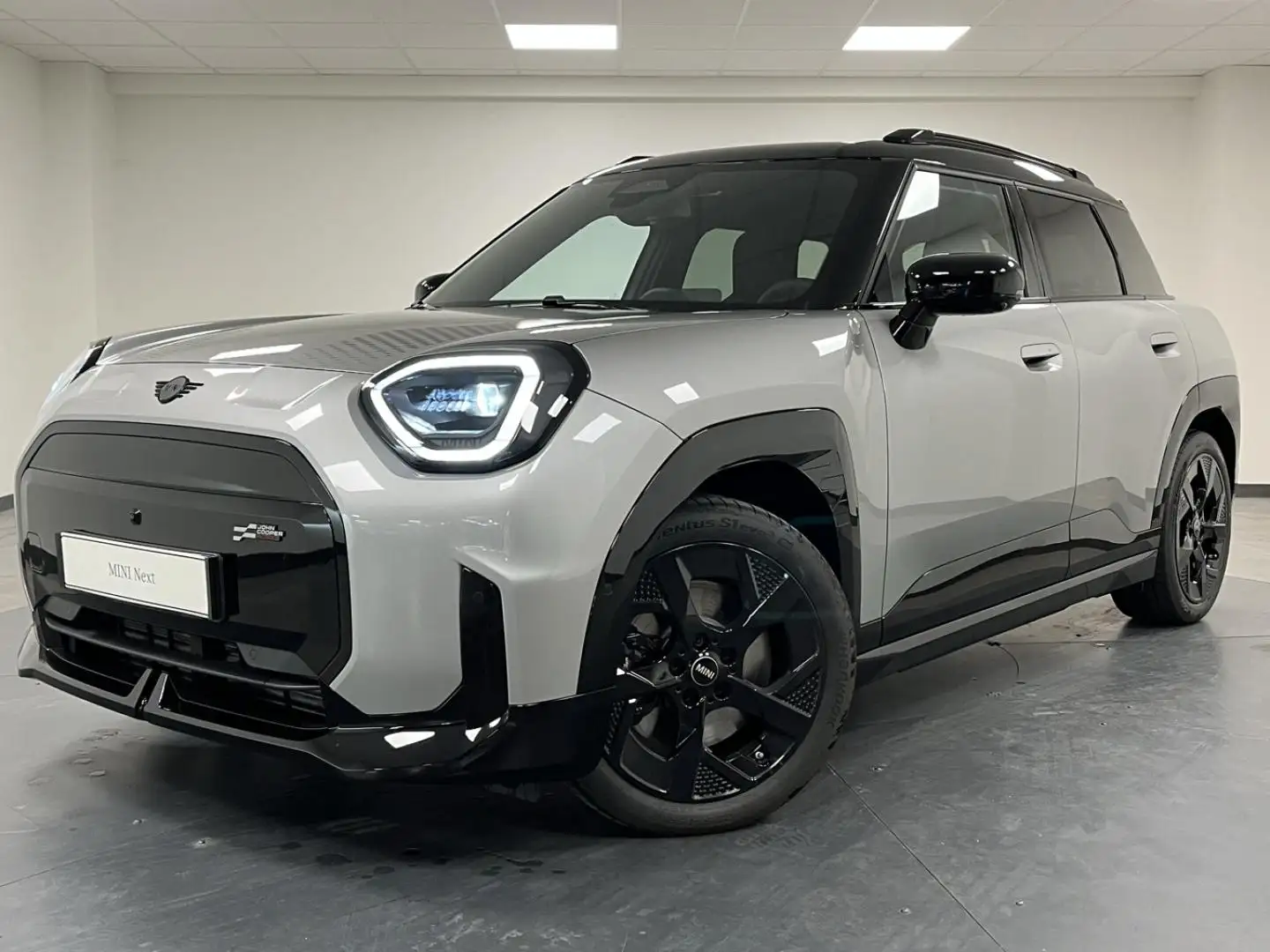 2026 MINI Aceman, 6 000 km, Francúzsko — foto 1