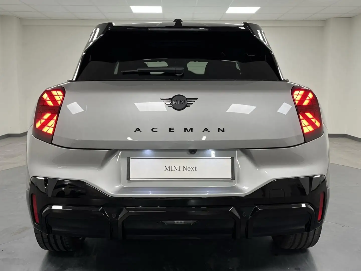 2026 MINI Aceman, 6 000 km, Francúzsko — foto 5 z 12