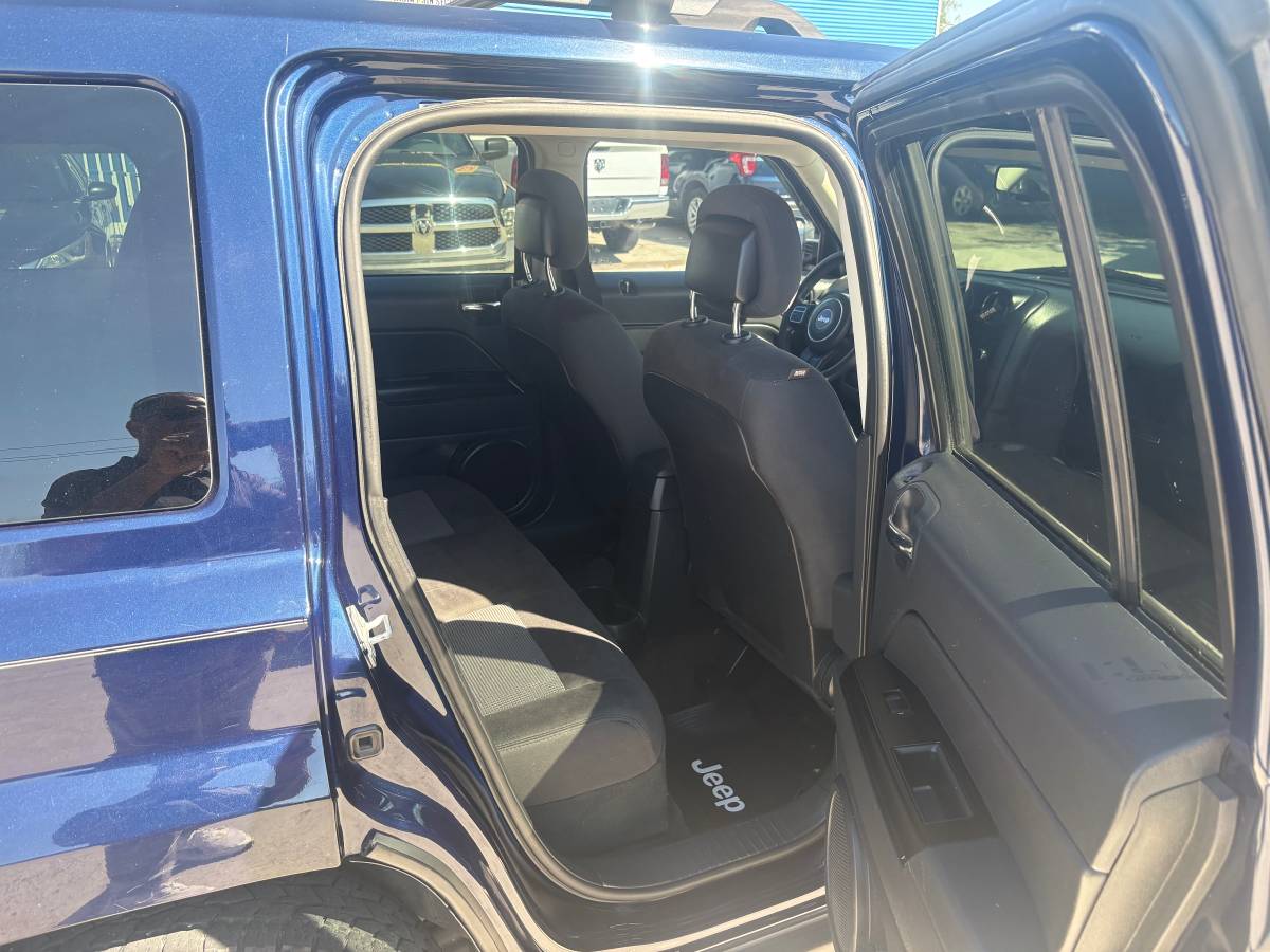 2015 Jeep, dovoz USA — foto 9 z 9
