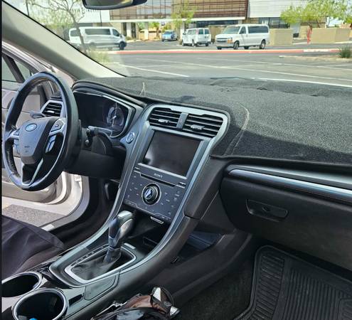 2013 Ford, dovoz USA — foto 11 z 12