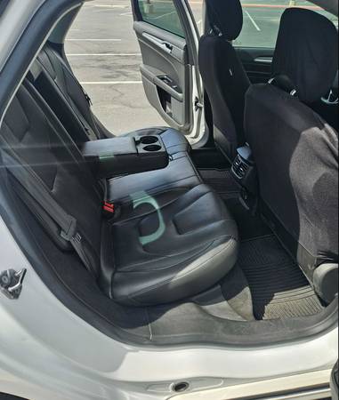 2013 Ford, dovoz USA — foto 9 z 12