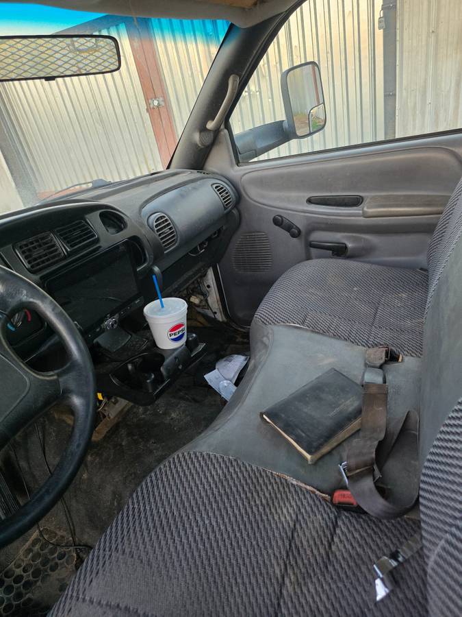 1999 Dodge, dovoz USA — foto 10 z 12