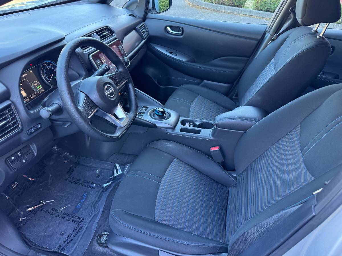 2025 Nissan, dovoz USA — foto 11 z 11
