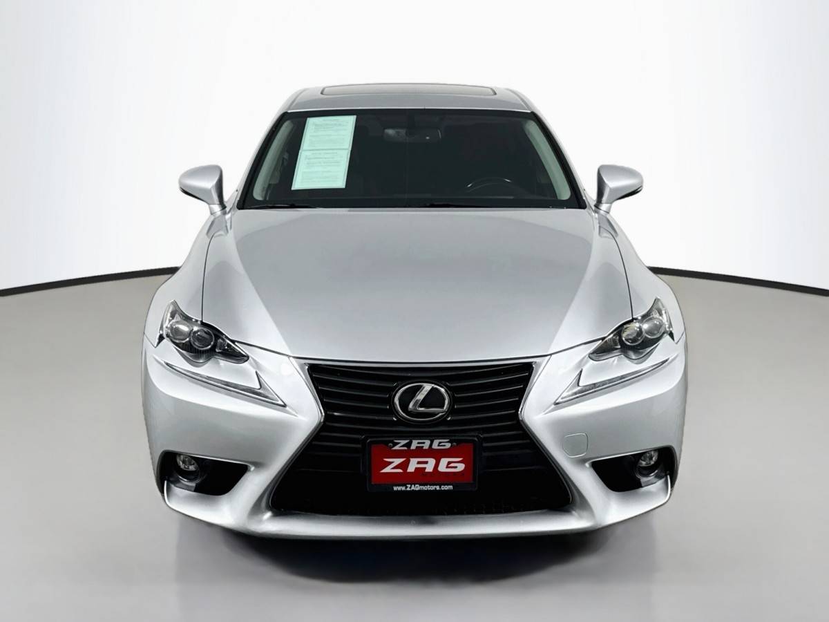 2015 Lexus, dovoz USA — foto 8 z 12