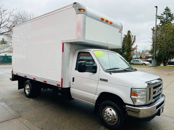 2012 Ford, dovoz USA — foto 2 z 12
